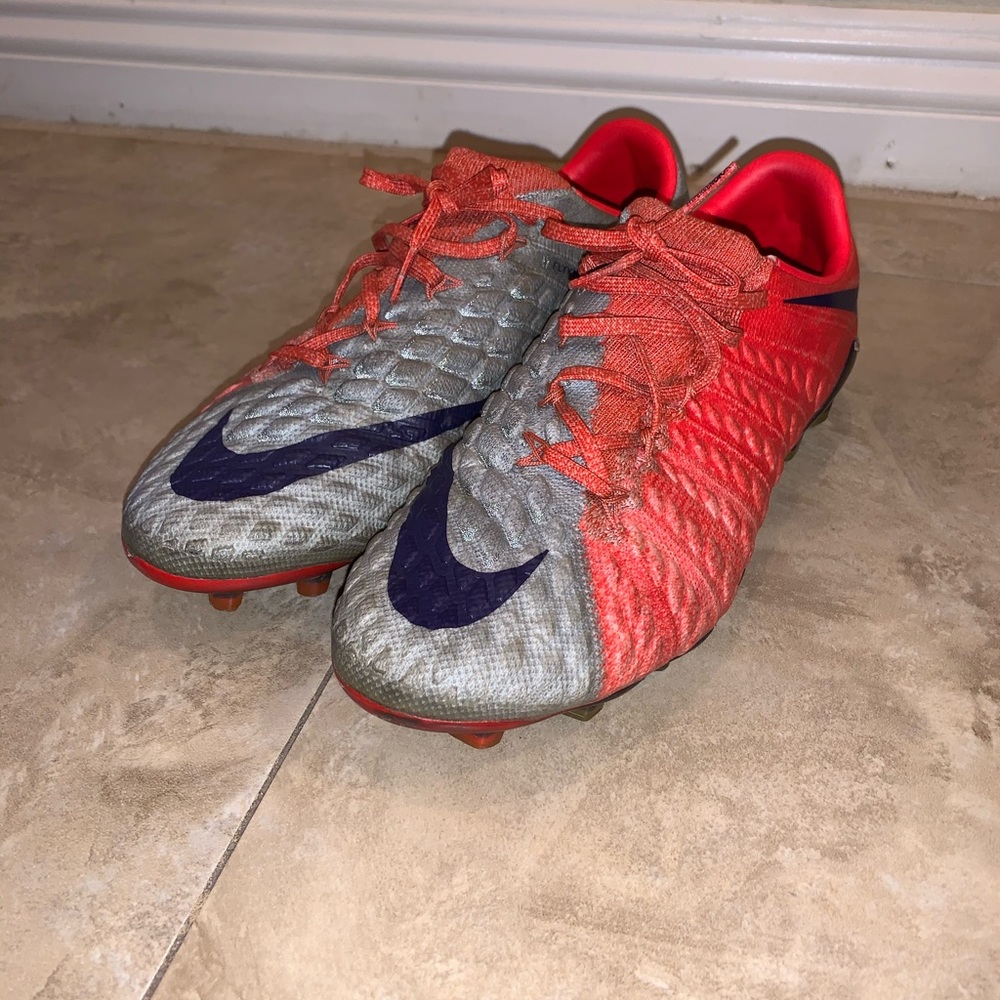 Nike women’s hypervenom phantom 3